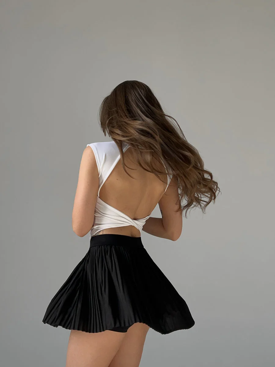 Футболка-топ укороченная облегающая с открытой спиной Open Back Twist Top
