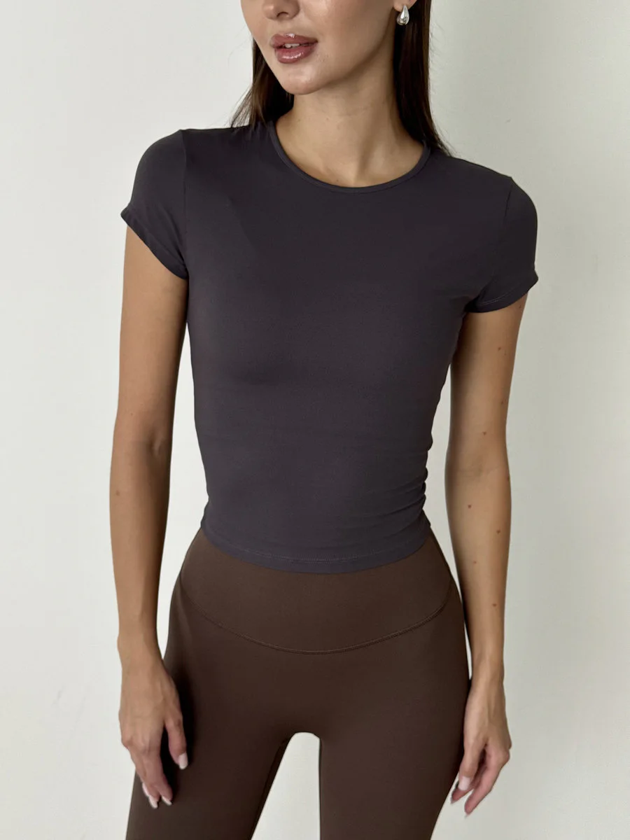 Футболка приталенная с узкой горловиной Slim Fit