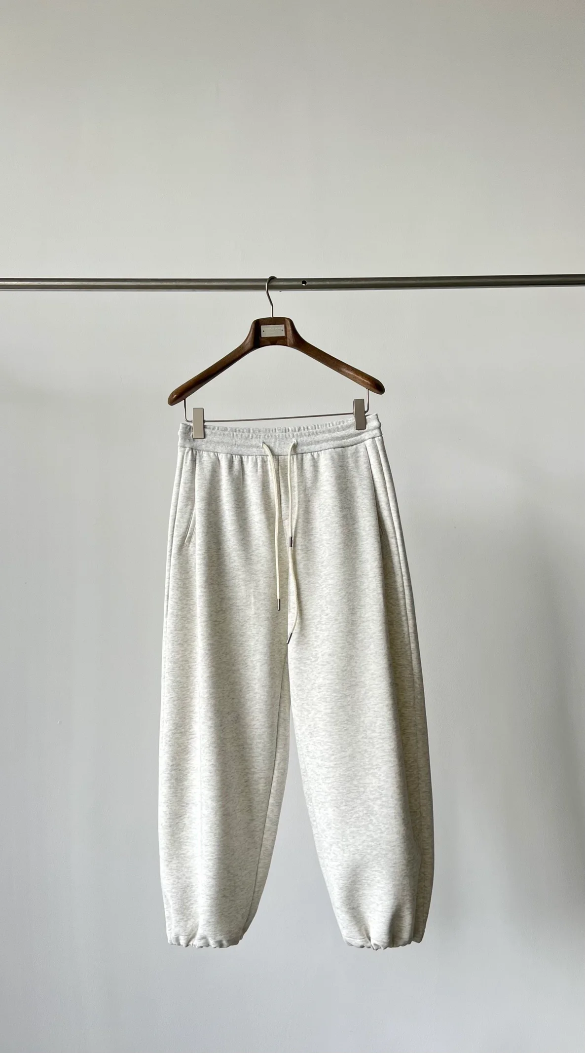 Светлые брюки C8108